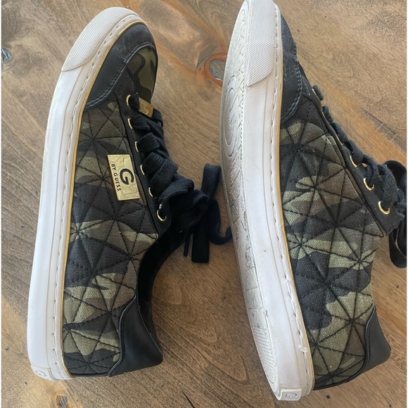 G by Guess camo sneakers - Picture 3 of 7